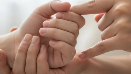 Dertli Çocuğunuz için Ahenk Davranışlarınızı Azaltarak Ona Yardımcı Olabilirsiniz!
